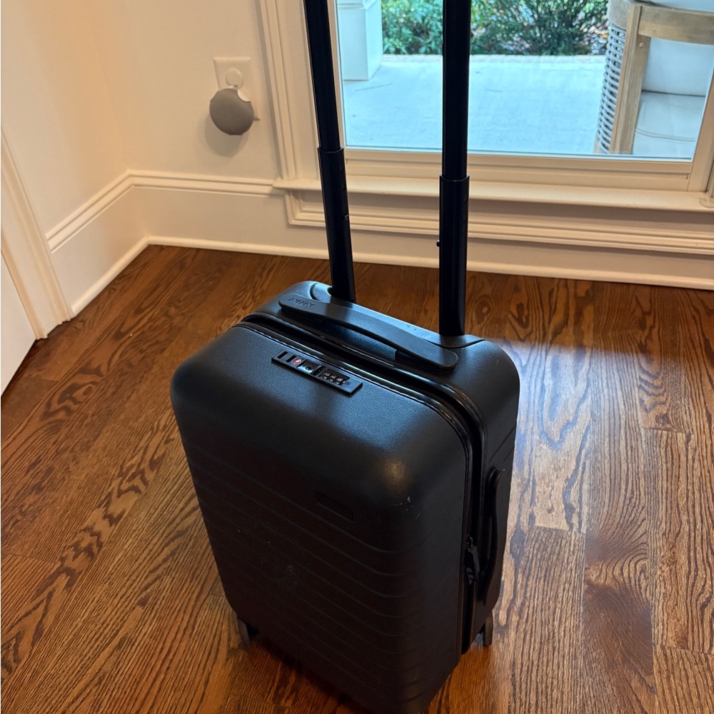 Away Travel Kids Black Suitcase - The Kids' Carry-On in Black - Picture 2 of 7